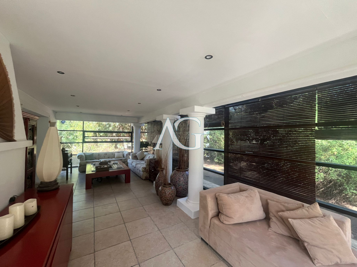 Casa ID.277 - Casa en Alquiler de Temporada en Punta del este con gran capacidad  , a pasos de Playa Brava 