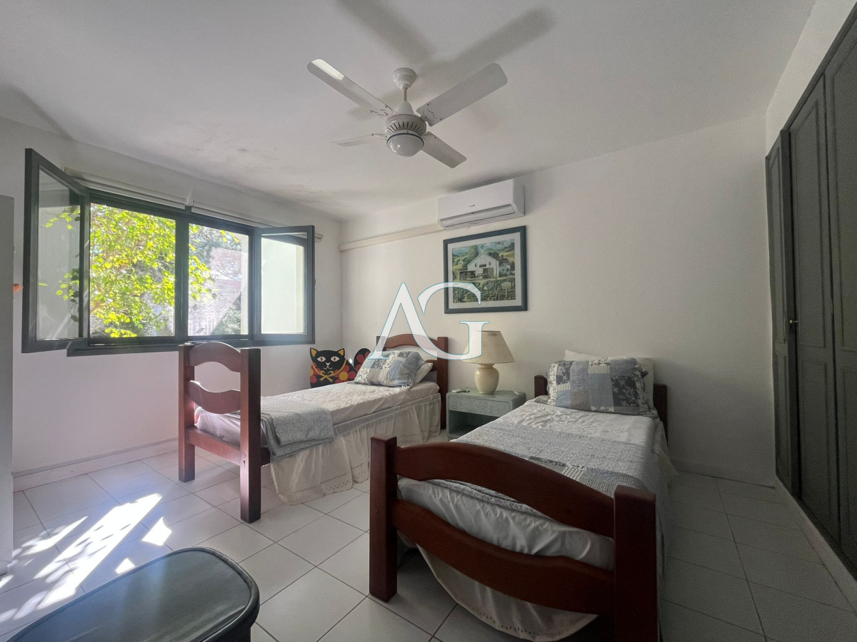 Casa ID.277 - Casa en Alquiler de Temporada en Punta del este con gran capacidad  , a pasos de Playa Brava 