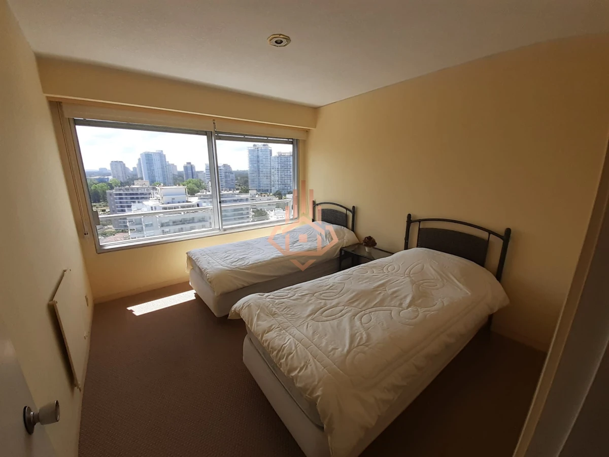 Apartamento en Venta de 3 dormitorios en  Punta del este , Playa Brava , Torre Tiburon