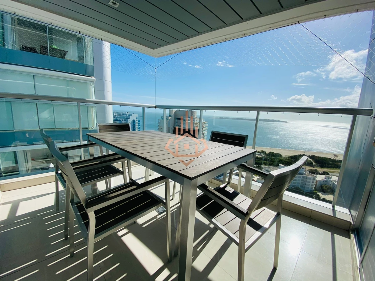 Apartamento de 2 Dormitorios en Venta en Punta del este , Playa Mansa , Miami Boulevard , Vista al mar