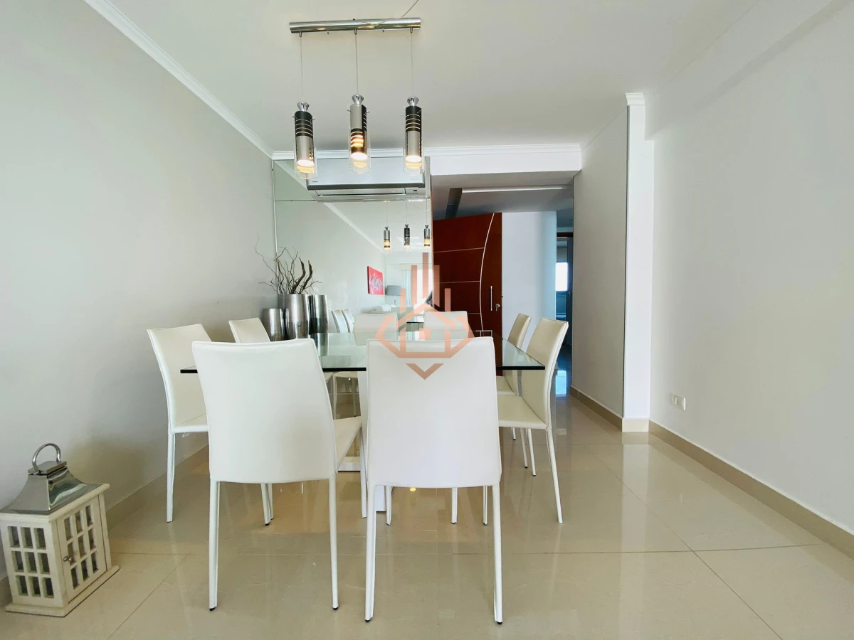 Apartamento de 2 Dormitorios en Venta en Punta del este , Playa Mansa , Miami Boulevard , Vista al mar