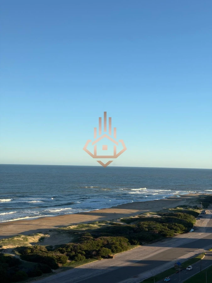 Apartamento en Venta de 3 dormitorios en  Punta del este , Playa Brava , Torre Tiburon - Foto 1