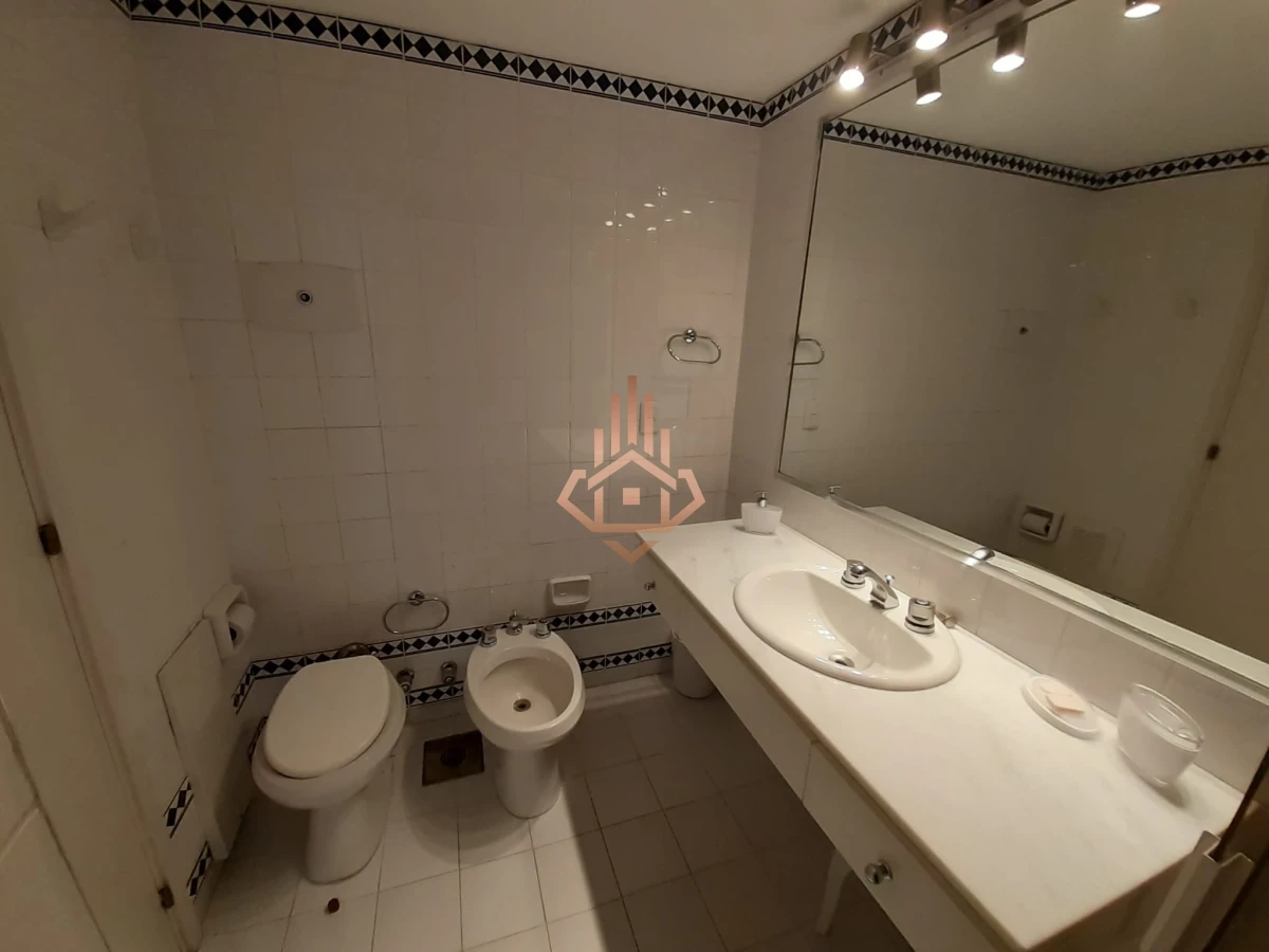 Apartamento en Venta de 3 dormitorios en  Punta del este , Playa Brava , Torre Tiburon