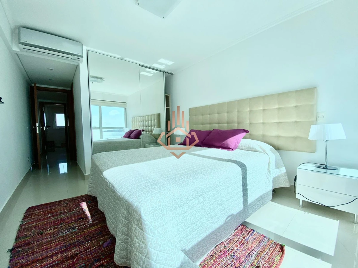 Apartamento de 2 Dormitorios en Venta en Punta del este , Playa Mansa , Miami Boulevard , Vista al mar