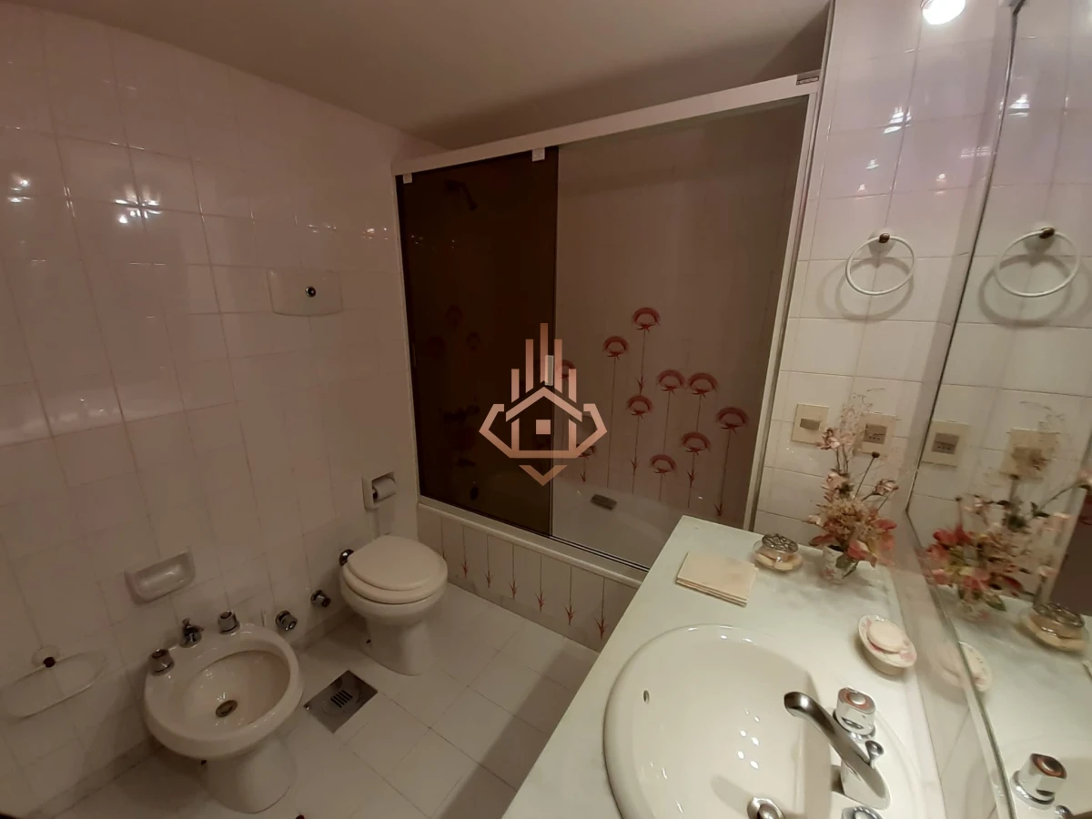 Apartamento en Venta de 3 dormitorios en  Punta del este , Playa Brava , Torre Tiburon