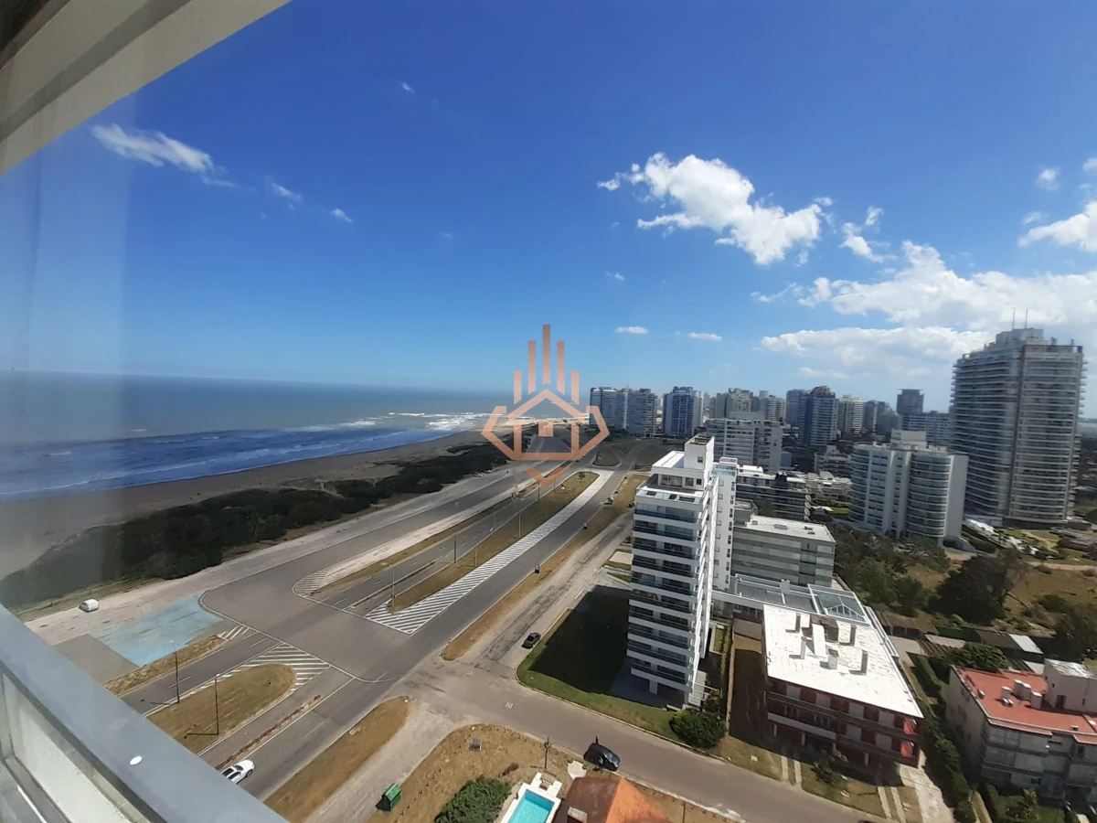 Apartamento en Venta de 3 dormitorios en  Punta del este , Playa Brava , Torre Tiburon