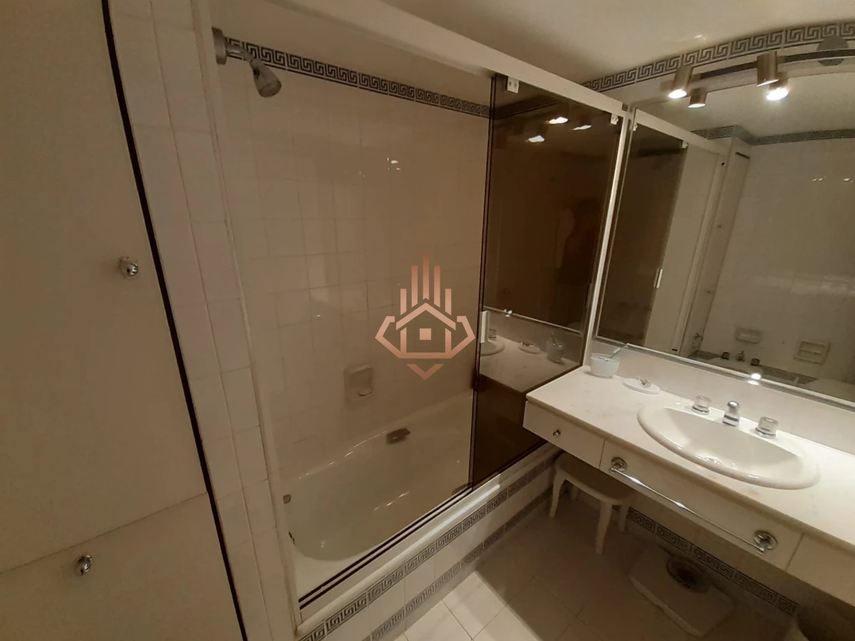 Apartamento en Venta de 3 dormitorios en  Punta del este , Playa Brava , Torre Tiburon