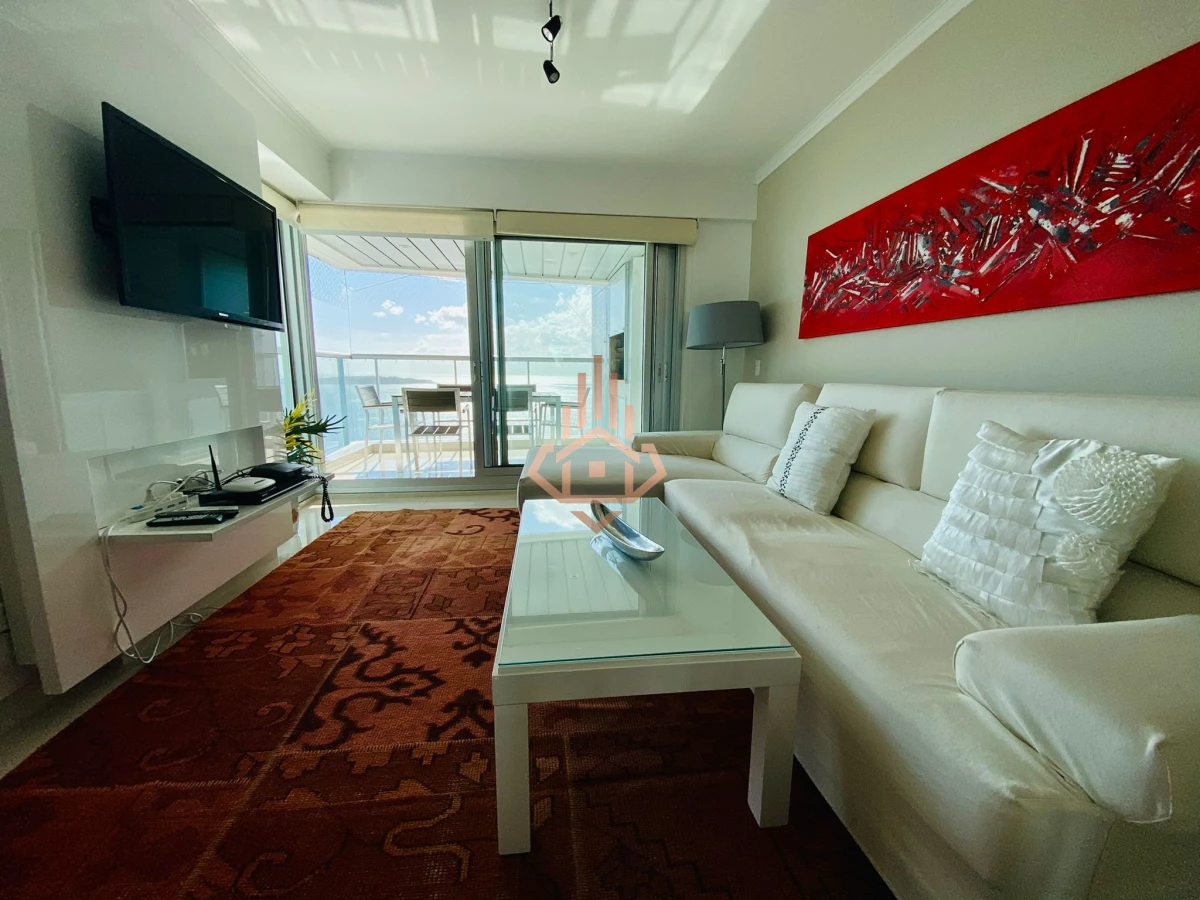 Apartamento de 2 Dormitorios en Venta en Punta del este , Playa Mansa , Miami Boulevard , Vista al mar