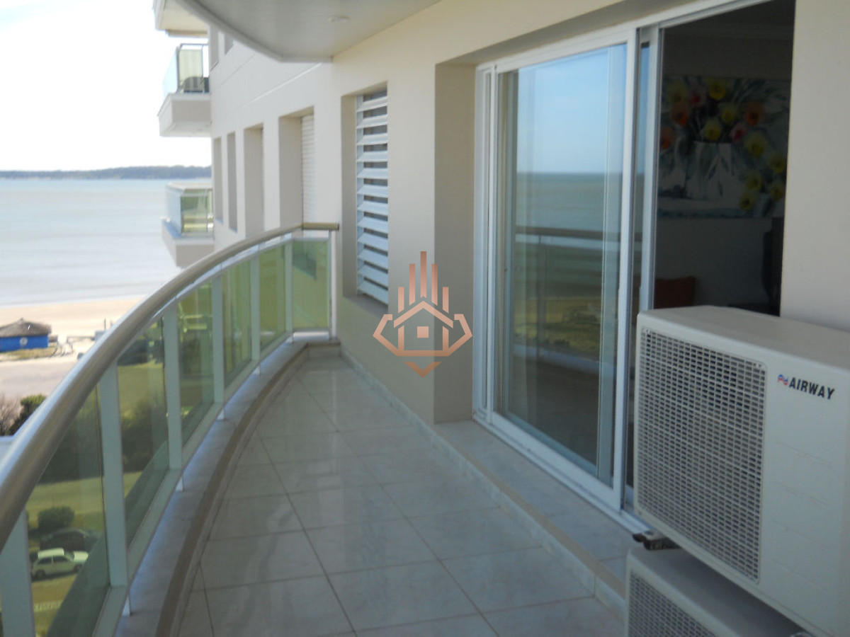 Apartamento en Venta de 3 dormitorios en Edificio Coral Tower , Punta del este , Playa Mansa
