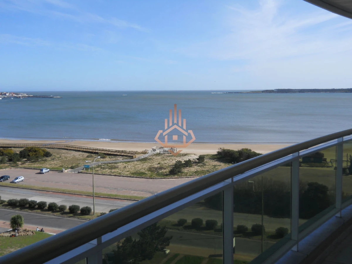 Apartamento en Venta de 3 dormitorios en Edificio Coral Tower , Punta del este , Playa Mansa