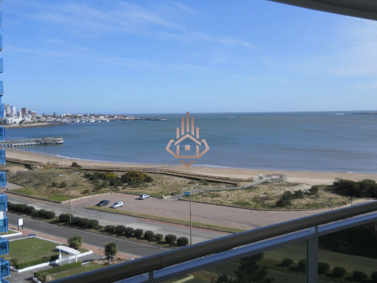 Apartamento en Venta de 3 dormitorios en Edificio Coral Tower , Punta del este , Playa Mansa