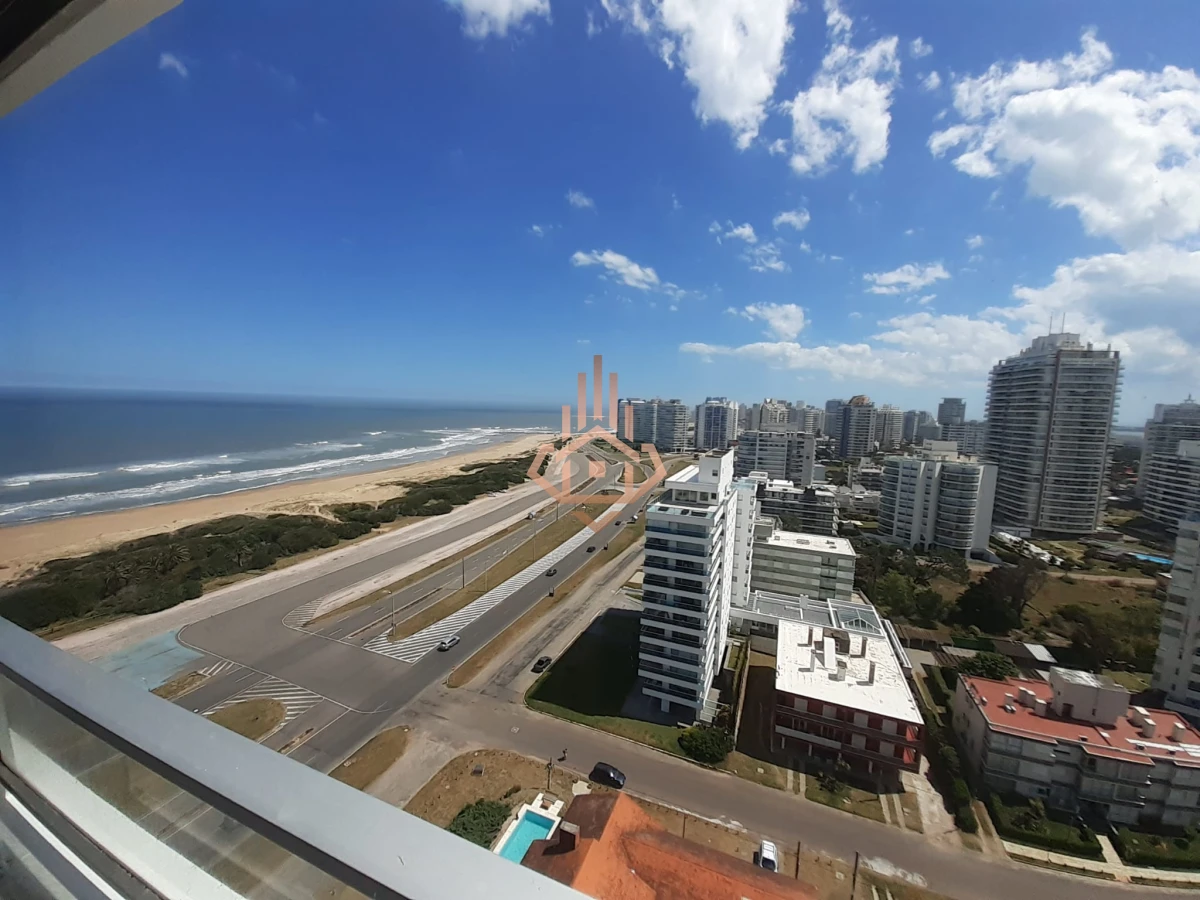 Apartamento en Venta de 3 dormitorios en  Punta del este , Playa Brava , Torre Tiburon