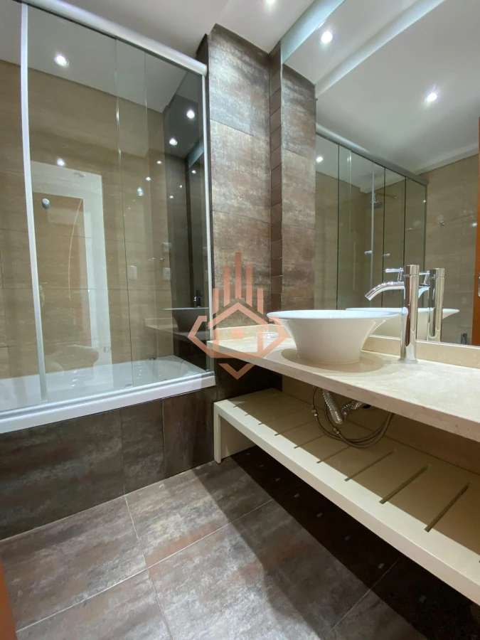 Apartamento de 2 Dormitorios en Venta en Punta del este , Playa Mansa , Miami Boulevard , Vista al mar