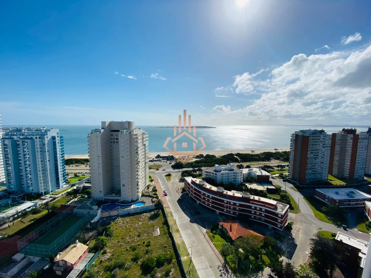 Apartamento de 2 Dormitorios en Venta en Punta del este , Playa Mansa , Miami Boulevard , Vista al mar
