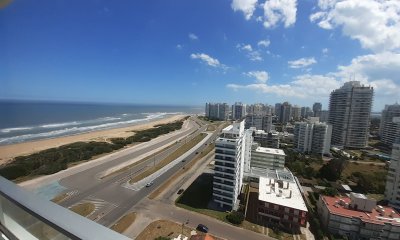 Apartamento en Venta de 3 dormitorios en  Punta del este , Playa Brava , Torre Tiburon