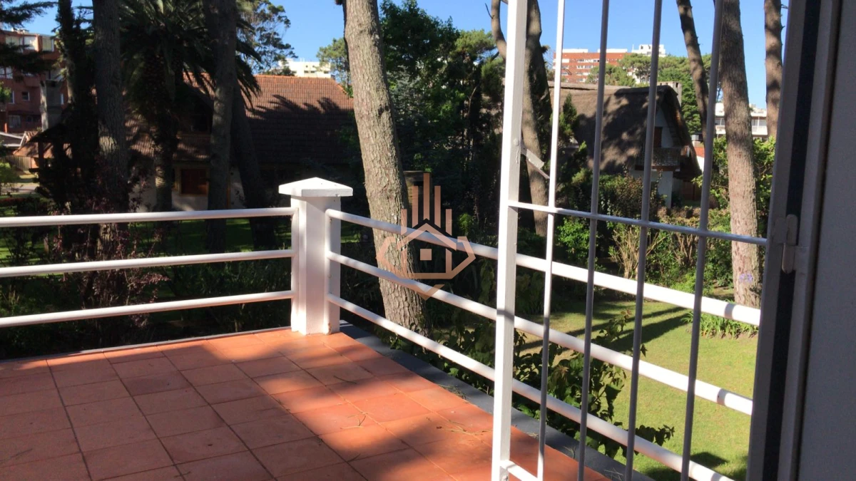 Casa en Venta de 3 Dormitorios en Punta del este . Aidy Grill , Playa Brava