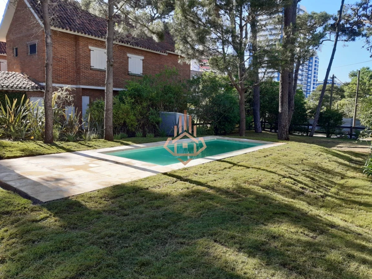 Casa en Venta de 3 Dormitorios en Punta del este . Aidy Grill , Playa Brava