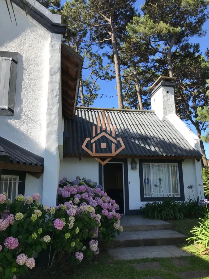 Casa en Venta de 3 Dormitorios en Punta del este . Aidy Grill , Playa Brava