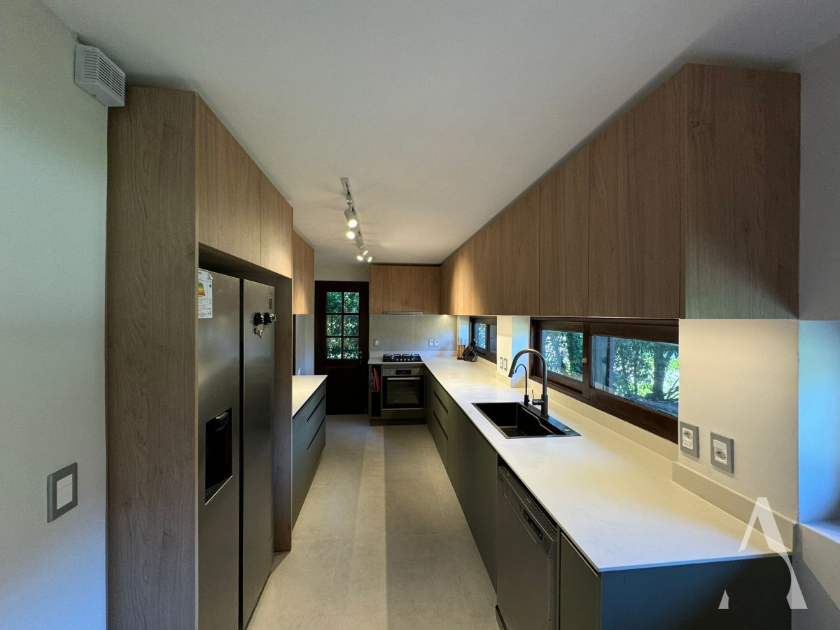 Casa ID.33 - CASA - 5 DORMITORIOS