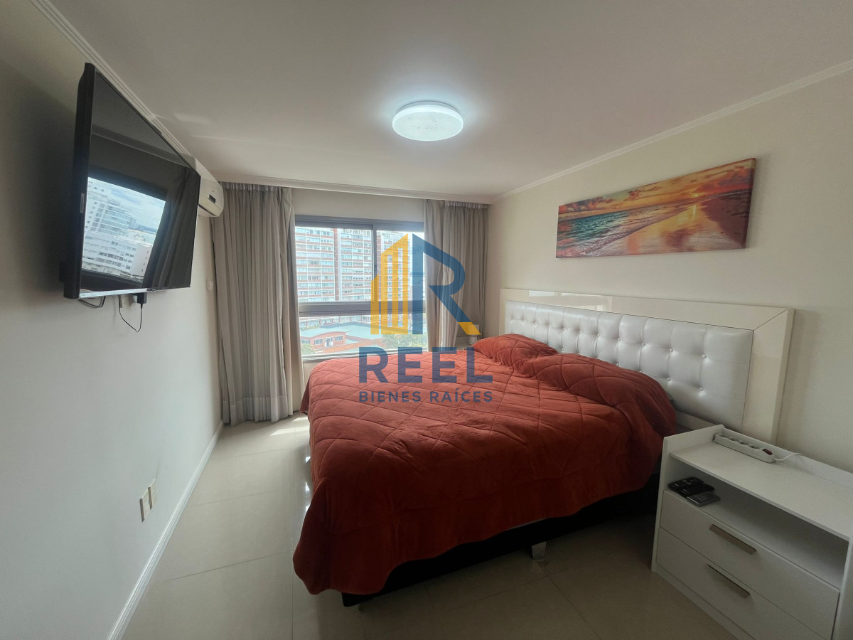 Apartamento ID.188 - Apartamento en Alquiler temporal de 2 domritorios en Torre Imperiale , Punta del este , Playa brava 