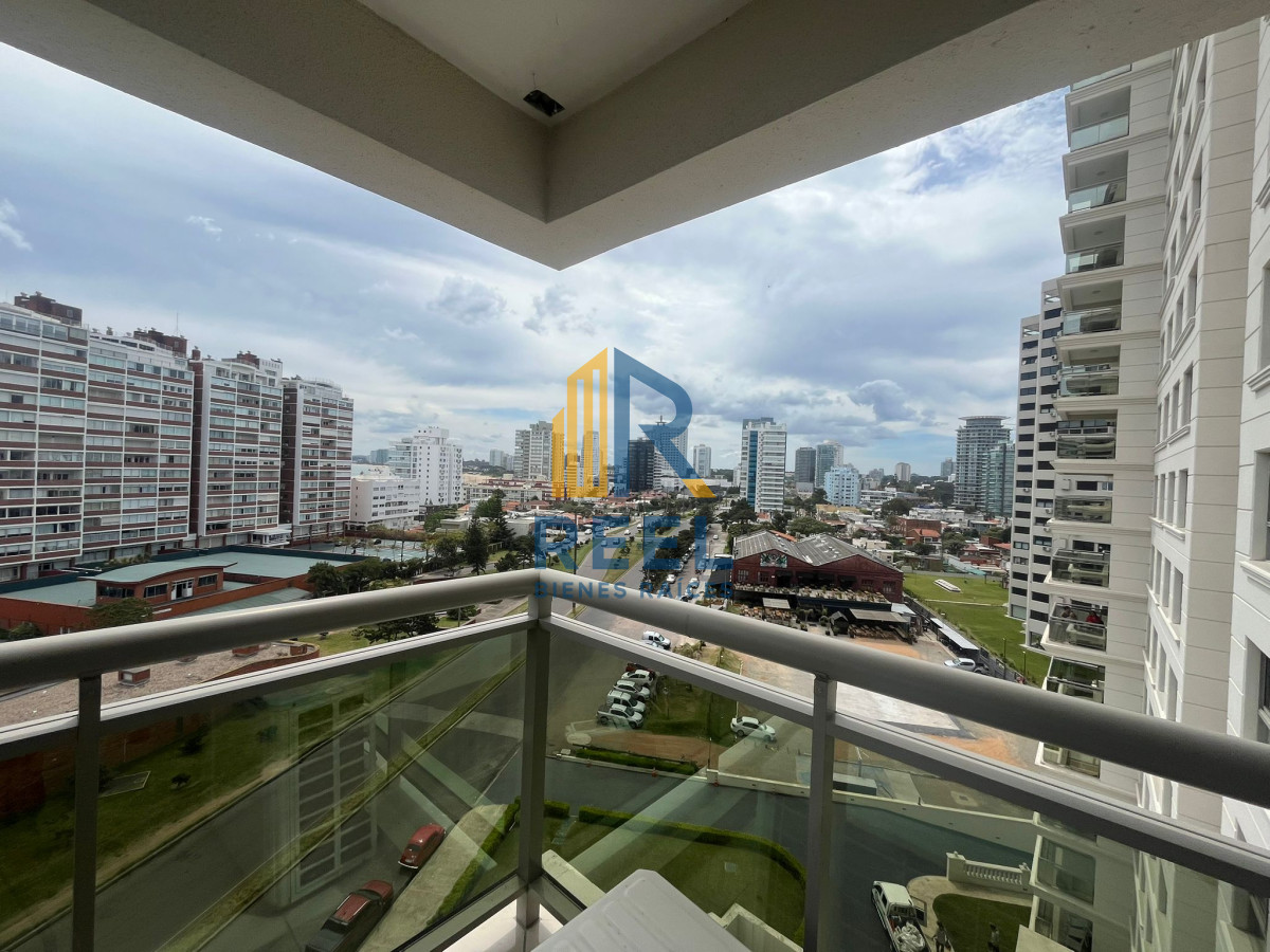 Apartamento ID.188 - Apartamento en Alquiler temporal de 2 domritorios en Torre Imperiale , Punta del este , Playa brava 