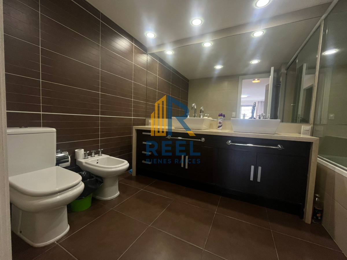 Apartamento ID.188 - Apartamento en Alquiler temporal de 2 domritorios en Torre Imperiale , Punta del este , Playa brava 