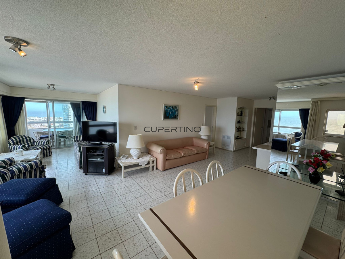 Apartamento ID.3556 - Apartamento en Venta de 3 dormitorios en la Península de Punta del este , Gorlero 