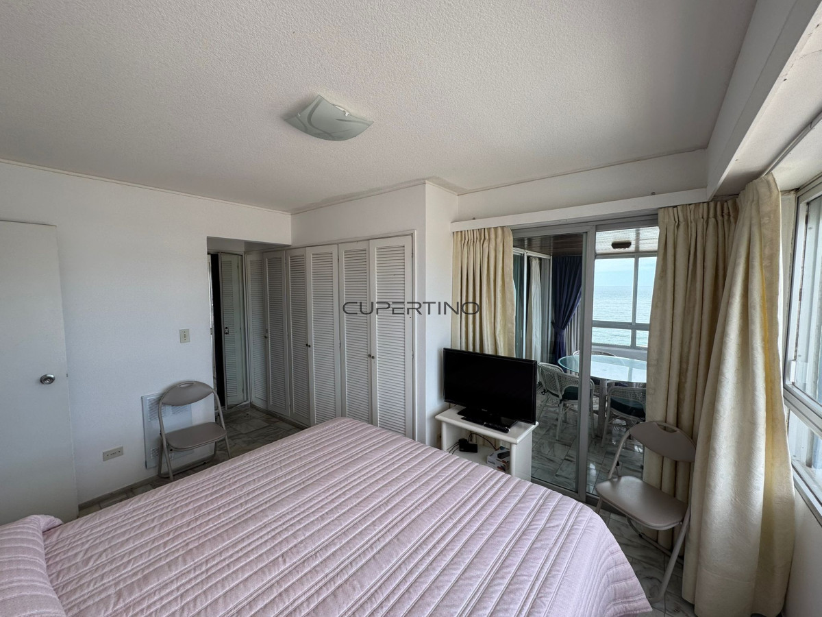 Apartamento ID.3556 - Apartamento en Venta de 3 dormitorios en la Península de Punta del este , Gorlero 