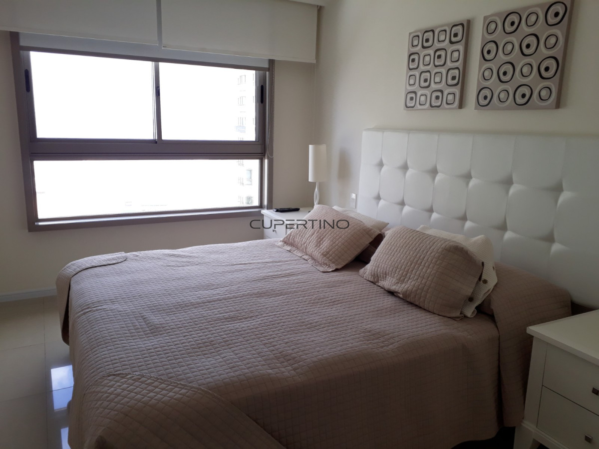 Apartamento ID.2598 - Apartamento en Venta de 2 dormitorios en Punta del este , Playa Brava , Torre Imperiale 