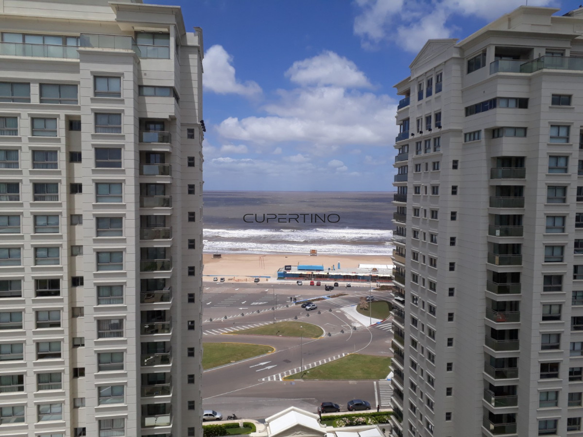 Apartamento ID.2598 - Apartamento en Venta de 2 dormitorios en Punta del este , Playa Brava , Torre Imperiale 