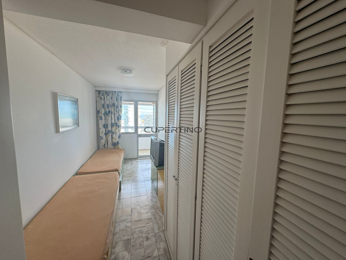 Apartamento ID.3556 - Apartamento en Venta de 3 dormitorios en la Península de Punta del este , Gorlero 