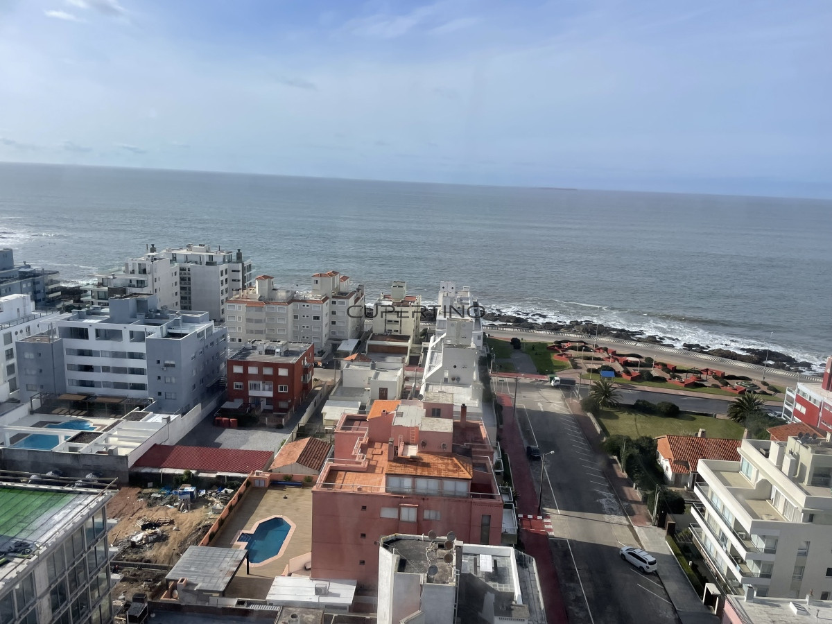 Apartamento ID.3556 - Apartamento en Venta de 3 dormitorios en la Península de Punta del este , Gorlero 