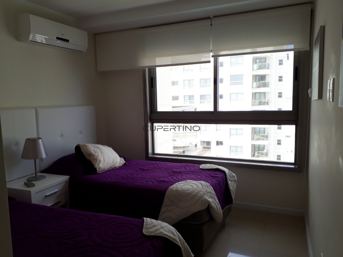Apartamento ID.2598 - Apartamento en Venta de 2 dormitorios en Punta del este , Playa Brava , Torre Imperiale 