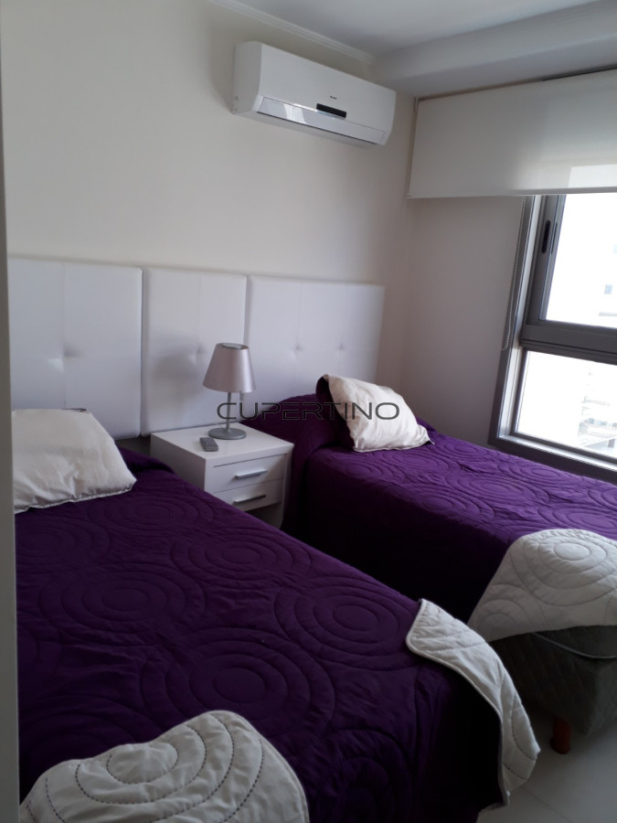 Apartamento ID.2598 - Apartamento en Venta de 2 dormitorios en Punta del este , Playa Brava , Torre Imperiale 