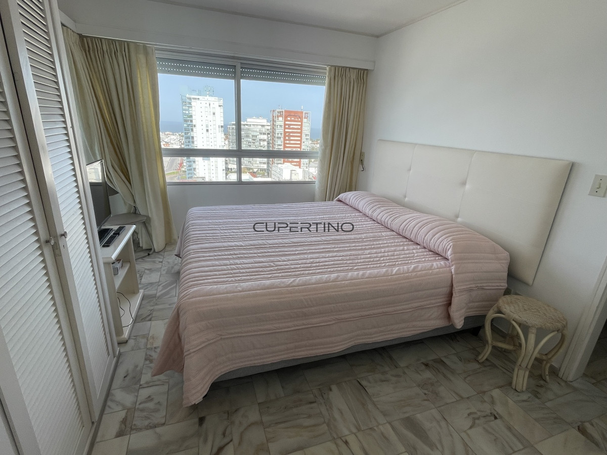 Apartamento ID.3556 - Apartamento en Venta de 3 dormitorios en la Península de Punta del este , Gorlero 