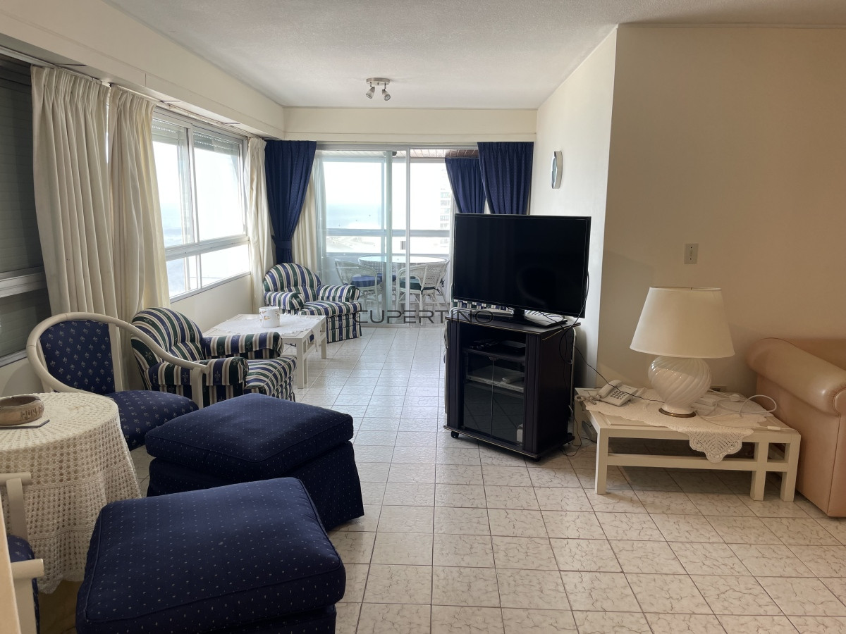Apartamento ID.3556 - Apartamento en Venta de 3 dormitorios en la Península de Punta del este , Gorlero 