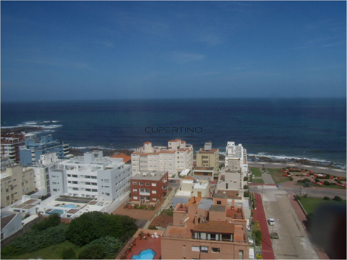 Apartamento ID.3556 - Apartamento en Venta de 3 dormitorios en la Península de Punta del este , Gorlero 