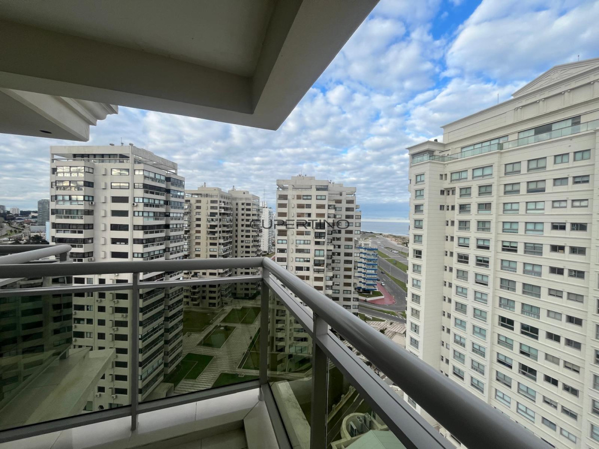 Apartamento ID.2598 - Apartamento en Venta de 2 dormitorios en Punta del este , Playa Brava , Torre Imperiale 