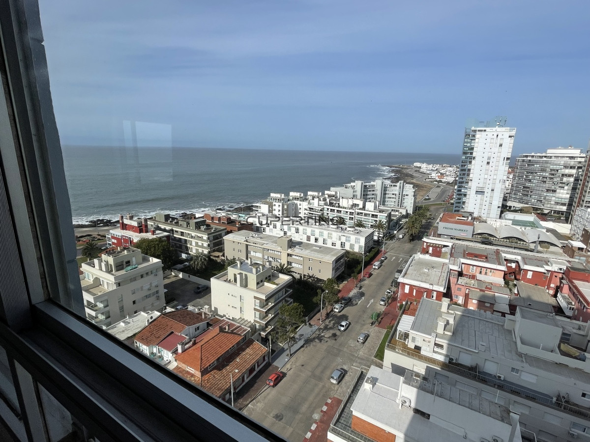 Apartamento ID.3556 - Apartamento en Venta de 3 dormitorios en la Península de Punta del este , Gorlero 