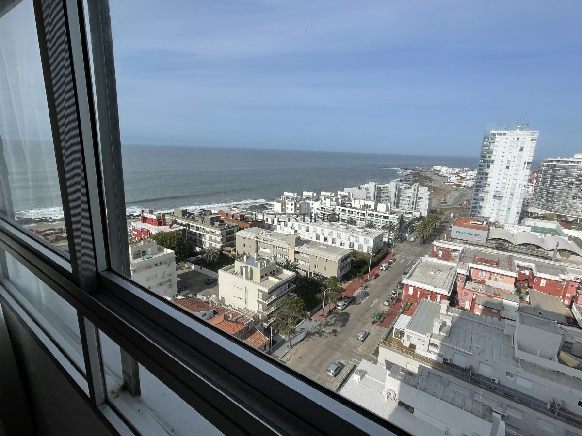 Apartamento ID.3556 - Apartamento en Venta de 3 dormitorios en la Península de Punta del este , Gorlero 