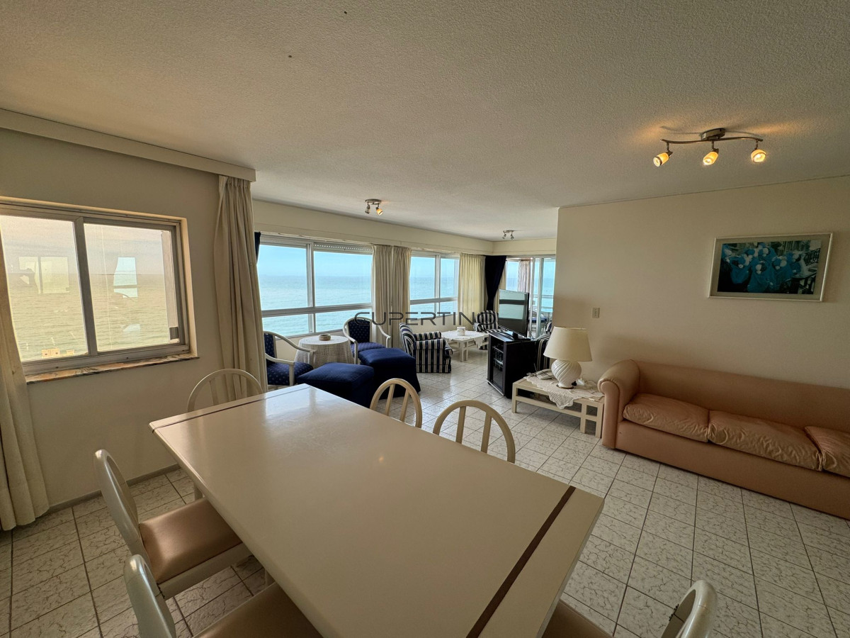 Apartamento ID.3556 - Apartamento en Venta de 3 dormitorios en la Península de Punta del este , Gorlero 