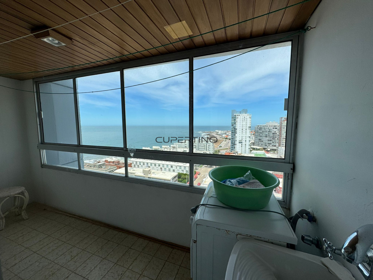 Apartamento ID.3556 - Apartamento en Venta de 3 dormitorios en la Península de Punta del este , Gorlero 