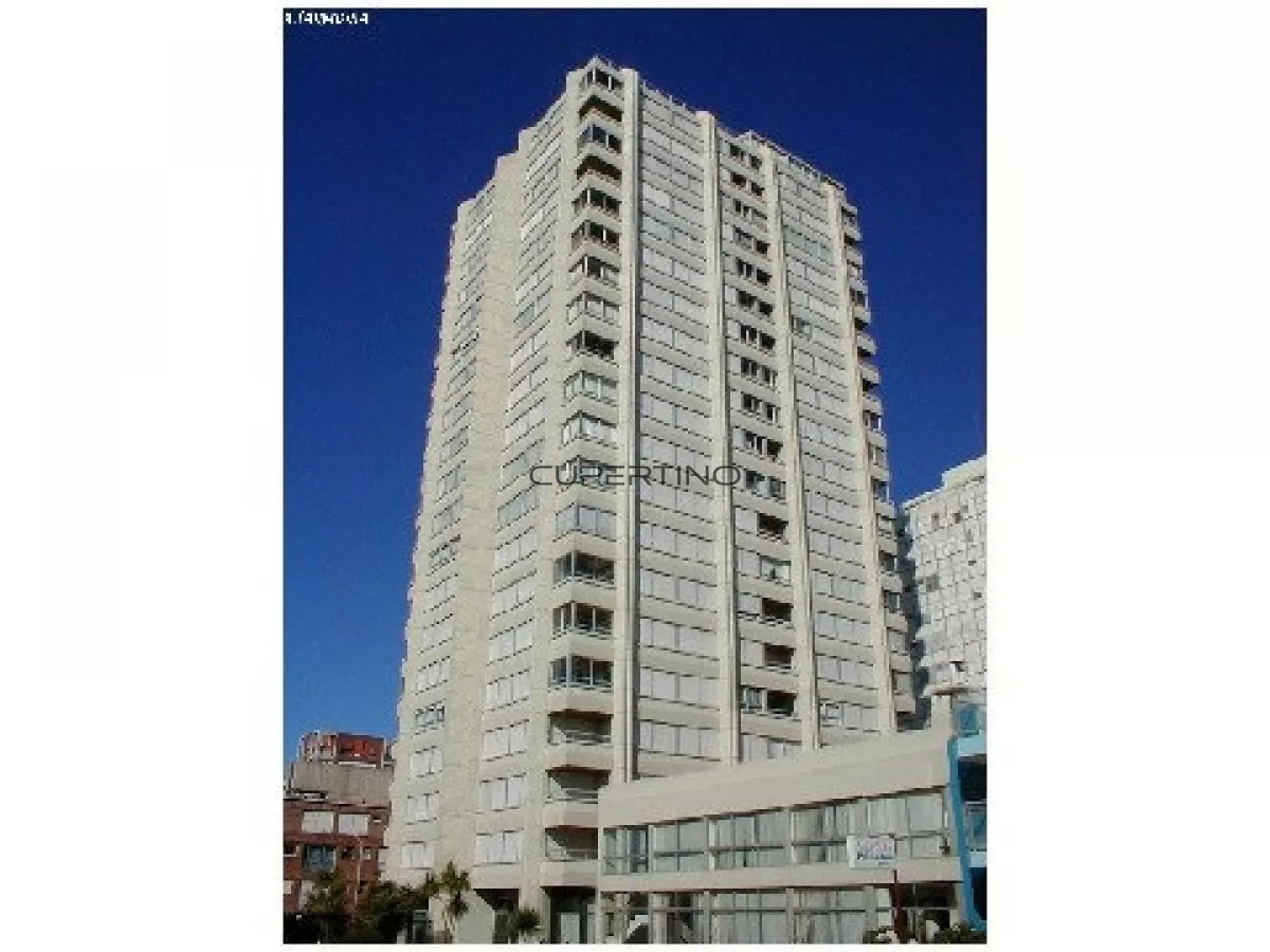 Apartamento ID.3556 - Apartamento en Venta de 3 dormitorios en la Península de Punta del este , Gorlero 