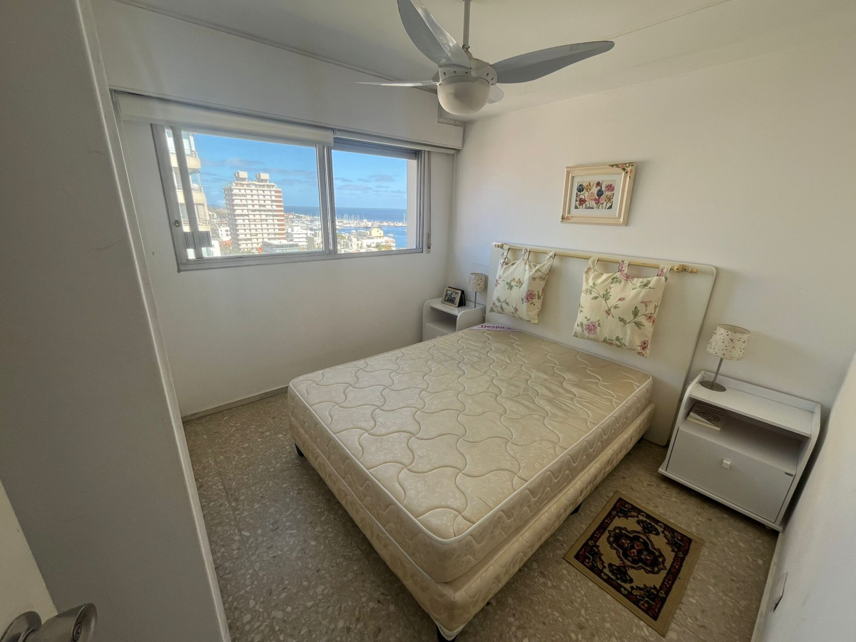 Apartamento ID.118 - Apartamento en Venta de 1 Dormitorio en Punta del este , Edificio Liguria , Vista al puerto 