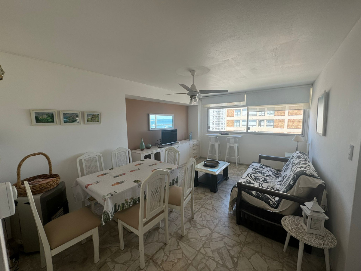 Apartamento ID.118 - Apartamento en Venta de 1 Dormitorio en Punta del este , Edificio Liguria , Vista al puerto 
