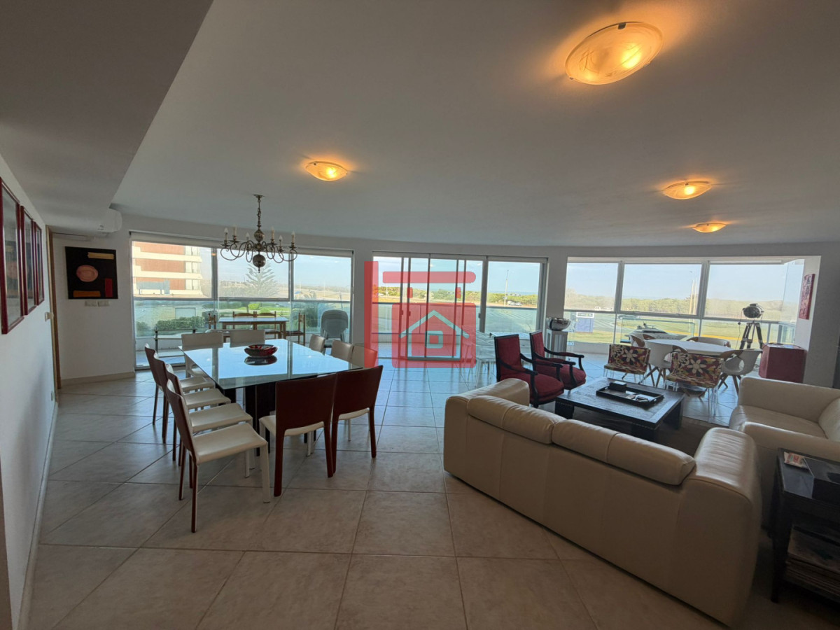 Apartamento ID.341 - Apartamento en venta de 3 dormitorios en Punta del este , Playa brava , 