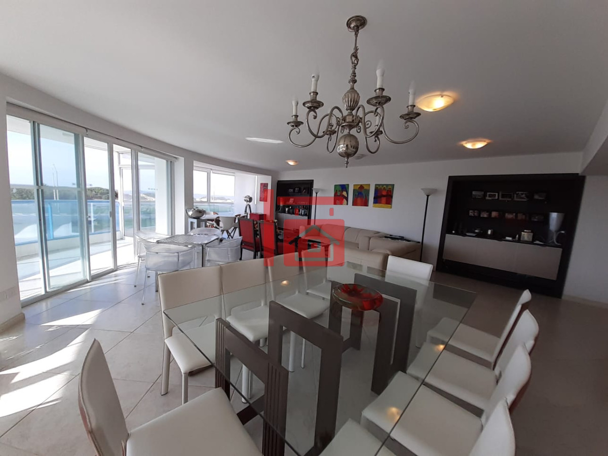 Apartamento ID.341 - Apartamento en venta de 3 dormitorios en Punta del este , Playa brava , 