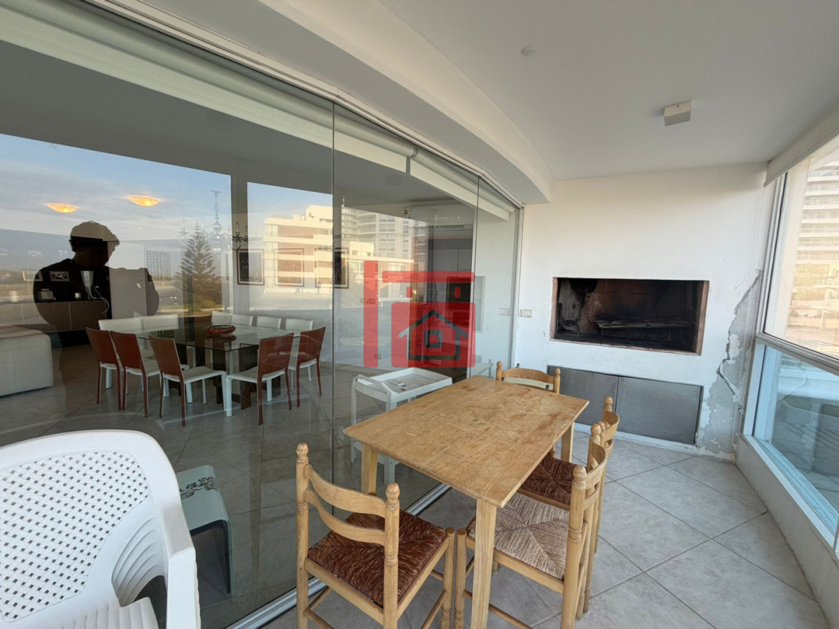 Apartamento ID.341 - Apartamento en venta de 3 dormitorios en Punta del este , Playa brava , 