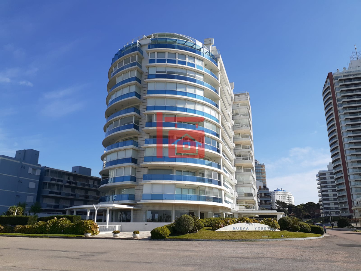 Apartamento ID.341 - Apartamento en venta de 3 dormitorios en Punta del este , Playa brava , 