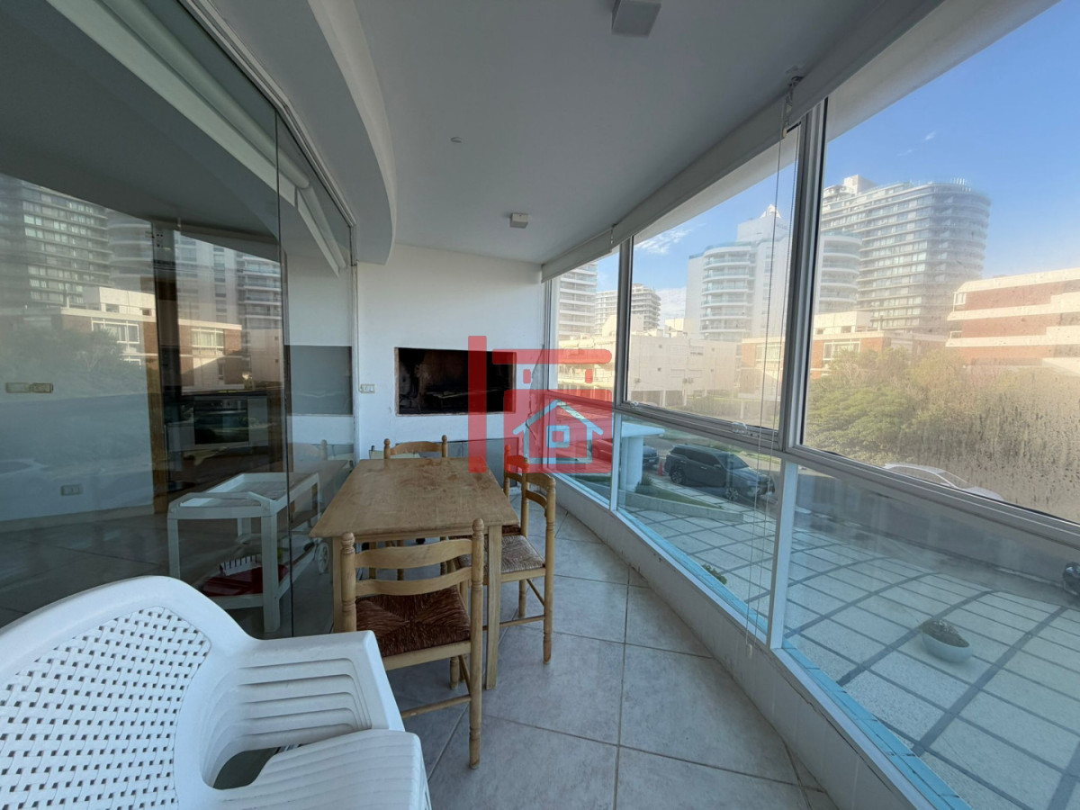 Apartamento ID.341 - Apartamento en venta de 3 dormitorios en Punta del este , Playa brava , 